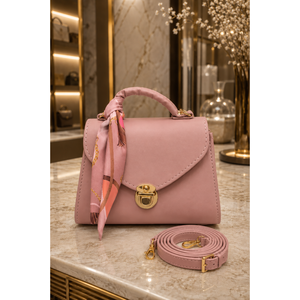 Sac à main et à bandoulière rose avec détails de foulard et fermoir doré - Product Image 1