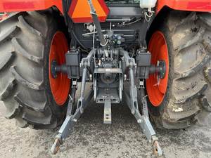 Tractor Kubota M4D-071HDC12 2021: Rendimiento Potente para Operaciones a Gran Escala, Tractor de Uso Pesado para Agricultura Profesional - Product Image 6