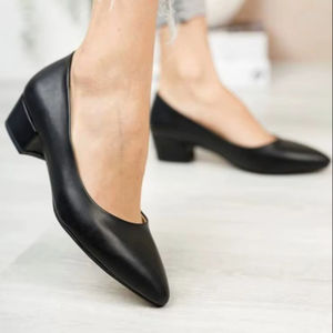 Chaussures classiques à talons bas pour femmes, 3 cm, noires, série décontractée, tailles 40-43, fabriquées en Turquie - Product Image 1