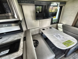 รถบ้านมือสองสภาพดี ปี 2023 รุ่น T h o r Freedom Traveler A28 คลาส A เครื่องยนต์เบนซิน - Product Image 4