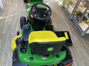 Cortacésped con asiento X155R/X147R/X167R inalámbrico de 4 tiempos para bricolaje con sistema de eliminación de restos de césped - Product Image 3