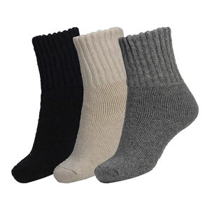 Chaussettes à volants en coton à prise antidérapante pour femmes, design OEM personnalisé, chaussettes de yoga antidérapantes à logo brodé 2025 - Product Image 1