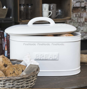 Boîte à pain rétro rouge en métal vente en gros | Grand récipient de stockage de comptoir de cuisine avec poignée. - Product Image 3