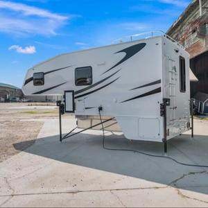 Compre Autocaravana de Expedición Mediana 4x4 y Camper para Camioneta con Techo Elevable en Venta en EE. UU. a Precios Económicos - Product Image 1