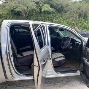 Toyota Hilux Edición Limitada Usada de 2017 - Product Image 2