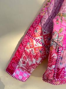 Veste patchwork rose faite à la main, manteau matelassé Kantha, coton floral, patchwork d'hiver, manteau réversible, vêtements de rue bohèmes, veste décontractée - Product Image 5