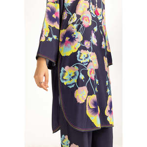 Ensemble coordonné bohème imprimé en cambric bleu marine pour femme, tenue chic en deux pièces avec short en mousseline pour le printemps/été - Product Image 2
