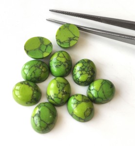 Piedras preciosas sueltas de howlita verde sintética de calidad superior 3x5mm-20x30mm cabujón ovalado parte posterior plana precio al por mayor joyería - Product Image 2