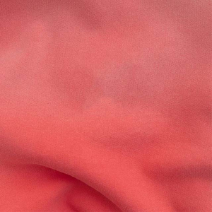 เสื้อฮู้ดดี้ทรงบ็อกซี่ผ้าฝ้ายออร์แกนิค 100% ยี่ห้อ MOVATEXTILES รุ่น Basics สไตล์วินเทจฟอกสีแบบซันเฟด แต่งลายกราฟิกแบบแอซิดวอช พร้อมขอบเสื้อประดับคริสตัลสำหรับผู้ชาย - Product Image 5