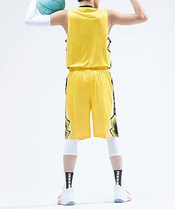 Ventes en gros d'uniformes de basket-ball pour hommes personnalisés et professionnels, ensembles de maillots respirants à séchage rapide, tailles plus grandes, vêtements de sport par sublimation - Product Image 2