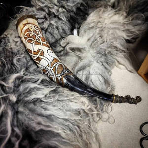 Lujosa jarra de cuerno hecha a mano para aficionados a la cerveza y al hidromiel Artesanía natural con técnica pulida - Product Image 2