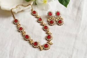 Conjunto de collar Polki de diseñador de lujo chapado en oro con pendientes joyería nupcial para celebración de boda y fiesta - Product Image 2