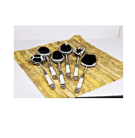 Manche en corne de buffle couteau à beurre fourchette cuillère et pièce de conception en métal couteau à beurre cuillère en acier miroir pour au meilleur prix