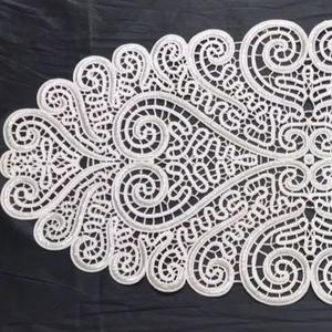 Chemin de Table en Chenille Brodé Ovale Blanc de Luxe Offre Spéciale pour Mariage ou Banquet et Usage Domestique Disponible au Meilleur Prix - Product Image 2