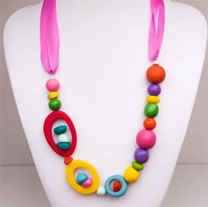 Women's <b>Top</b> Stylish Multicolor Acrylic Resin Wood Necklace Fashionable Vintage and Classic Design Wholesale - Product Image 5