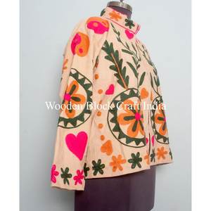 Veste d'hiver bohème pour femmes de qualité supérieure, tissu crème doux brodé de fleurs artisanales, travail de couture artisanal multicolore - Product Image 4