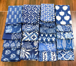 Juego de servilletas reutilizables con estampado de algodón azul índigo personalizado, lote al por mayor, diseño de impresión a mano, mezcla y combinación para uso doméstico, bodas - Product Image 2