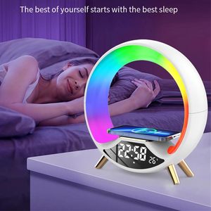 Lampe de musique à chargement sans fil à LED RVB <span class=keywords><strong>avec</strong></span> veilleuse d'ambiance Nouveau produit <span class=keywords><strong>Réveil</strong></span> Haut-parleur BT Éclairage coloré - Product Image 3