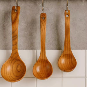 Cuillère en bois artisanale fabriquée à partir de bois naturel, parfaite pour la cuisine, le brassage et le service, utilisation quotidienne en cuisine, ustensile écologique - Product Image 1
