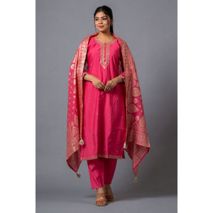 Élégant ensemble de Kurta en viscose de style Bollywood avec tenue ethnique festive en organza brodé Dupatta pour les fêtes d'été/d'hiver - Product Image 1