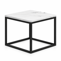 Table basse moderne en pierre frittée carrée avec structure en acier noir 600 mm pour salon et zones de réception/bureau