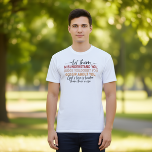 Camiseta Promocional con Mensaje Audaz: Que los demás lo tilden de duda y chismoso - Product Image 3