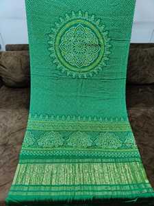 Belle dupatta en pure soie légère et lourde avec bandhej imprimé partout à la mode pour les adultes - Product Image 2