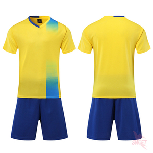 Venta caliente Ropa deportiva Uniforme de fútbol de secado rápido al aire libre Ropa de fútbol Conjunto de equipo con diseño personalizado Uniforme de fútbol ligero - Product Image 1