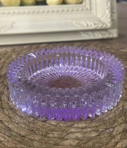 Nouvel arrivage de cendrier en résine époxy et bois de forme carrée au design moderne avec logo de couleur personnalisé portable pour l'intérieur et l'extérieur - Product Image 1