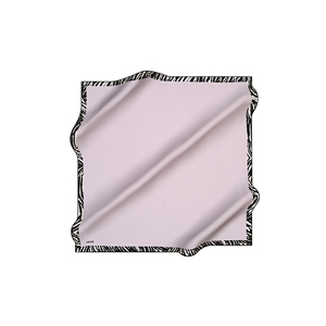 Crêpe de soie carré en satin à motifs colorés - Product Image 1