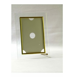 กรอบรูปโลหะแนวชนบทรูปทรงสี่เหลี่ยมตกแต่งด้วยงานฝีมือแบบไม่มีความสุขเพื่อให้บรรลุสไตล์วินเทจในการตกแต่งภายใน - Product Image 1