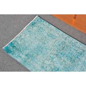 Alfombra Turca Vintage, Alfombra Pequeña de 1.6x3.2 pies, Alfombra con Bordes Azules y Blancos - Product Image 5