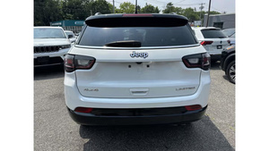 Jeep Compass Limited 4WD 2022, Usado en Excelentes Condiciones - Product Image 4