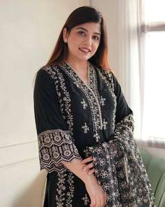 Traje Sharara de Georgette de Diseño para Mujer, Calidad Premium, con Bordado y Lentejuelas, para Bodas Indias y Pakistaníes, Exportado Directamente - Product Image 3