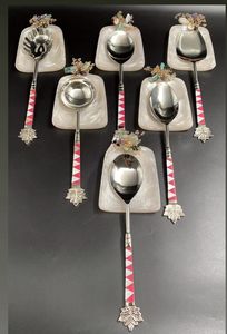 ชุดช้อนโลหะทำจากเรซินใช้เป็นของขวัญสำหรับอาหารเย็นชุดช้อนทำด้วยมือพร้อมกล่องเรซิ่น - Product Image 4