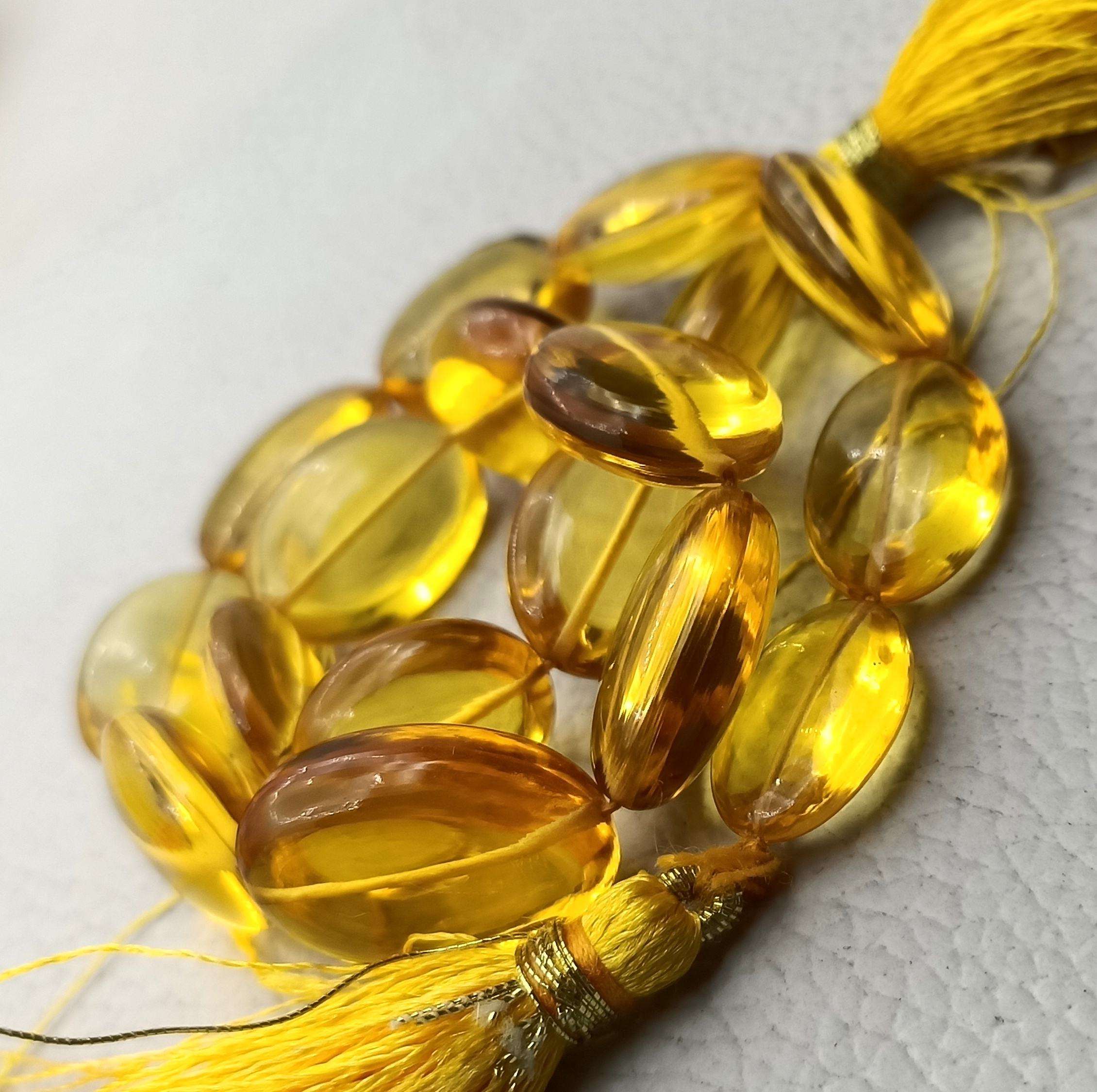 สีเหลือง