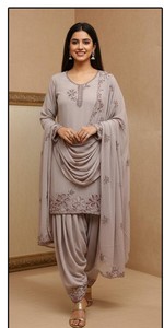Dhwaja Export – Nouveauté : Ensemble pakistanais décontracté pour femme en georgette épaisse brodée, séchage rapide, idéal pour la vente en gros - Product Image 3