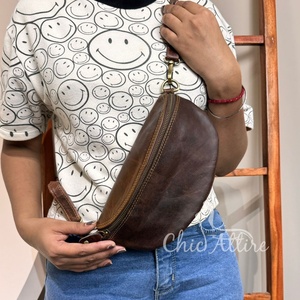 Sac banane en cuir personnalisé polyvalent sac à bandoulière confortable pour tous les jours sac à bandoulière en cuir de vache véritable pour unisexe - Product Image 1