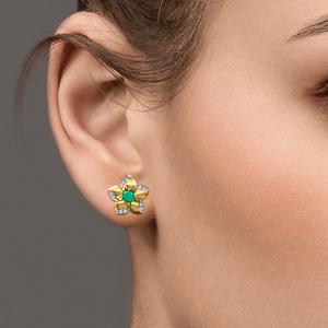 18k or jaune véritable diamant émeraude boucles d'oreilles florales or massif diamant enfants minuscule boucle d'oreille fabricant de bijoux fins - Product Image 2