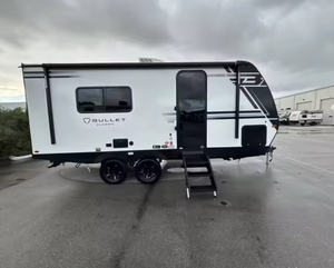Autocaravanas y Remolques de Viaje Keystones B-u-l-l-e-t C-l-a-s-s-i-c 18RBC 2024 2025 2026 a Precio Económico - Product Image 4