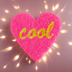 Patch en sequins en forme de cœur pour la personnalisation des vêtements - Product Image 1
