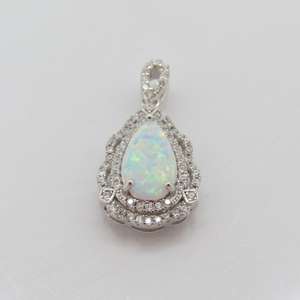 Pendentif en argent sterling avec opale blanche taille poire, bijoux pour enfants, origine du Rajasthan, hindouisme - Product Image 2