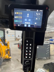 รถตักล้อยาง JCB 3TS-8W ปี 2025 แบบเคลื่อนที่ด้วยสายพานตีนตะขาบ ใช้เครื่องยนต์เบนซิน  ประสิทธิภาพสูง  กำลัง 92 กิโลวัตต์ พร้อมปั๊มและเกียร์บ็อกซ์ประสิทธิภาพสูง - Product Image 3