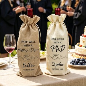 Sac à vin personnalisé à motif ligne simple pour les diplômés de Master et de PhD, avec nom et année sur le chapeau de remise de diplôme, cadeau idéal pour la fête de remise de diplôme - Product Image 3