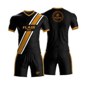 Vêtements de football personnalisés de haute qualité pour hommes, kits de football à la mode avec impression par sublimation, ensemble de conception pour uniformes - Product Image 5