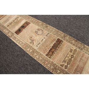 Alfombra turca vintage, alfombra de patchwork de 2.6x8.3 pies, alfombra beige con pequeños motivos geométricos y elementos florales. - Product Image 4