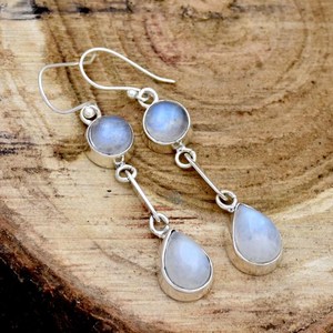 Boucles d'oreilles pendantes en pierre de lune arc-en-ciel, bijoux en argent sterling faits à la main, cadeau élégant pour femmes, design de style bohème - Product Image 3