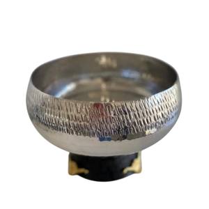 Bol de service en métal doré martelé artisanal élégant bols décoratifs en laiton pour la cuisine, la salle à manger et la décoration intérieure et l'approvisionnement en hôtel - Product Image 4