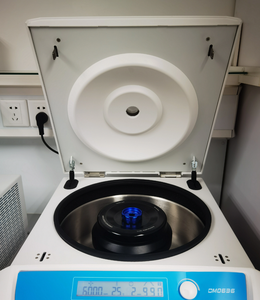 Centrífuga Refrigerada de Bancada DM0636, Centrífuga de Laboratório de Grande Capacidade, Controle LCD Multi Programa, Centrífuga Moderna - Product Image 2