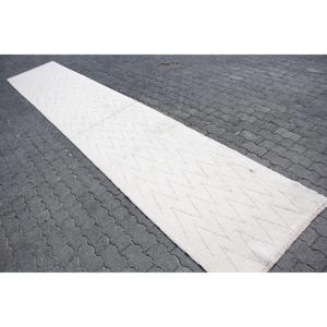 Alfombra Turca Vintage de 2.8x16.2 pies (86x494 cm), Alfombra Blanca de Estilo Suroeste - Product Image 2